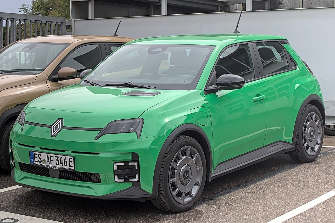 Renault 5 E-Tech électrique. Renault 5 E-Tech, photographiée en juillet 2025 ; finition d’illustration. Photo : Alexander Migl (Alexander-93).